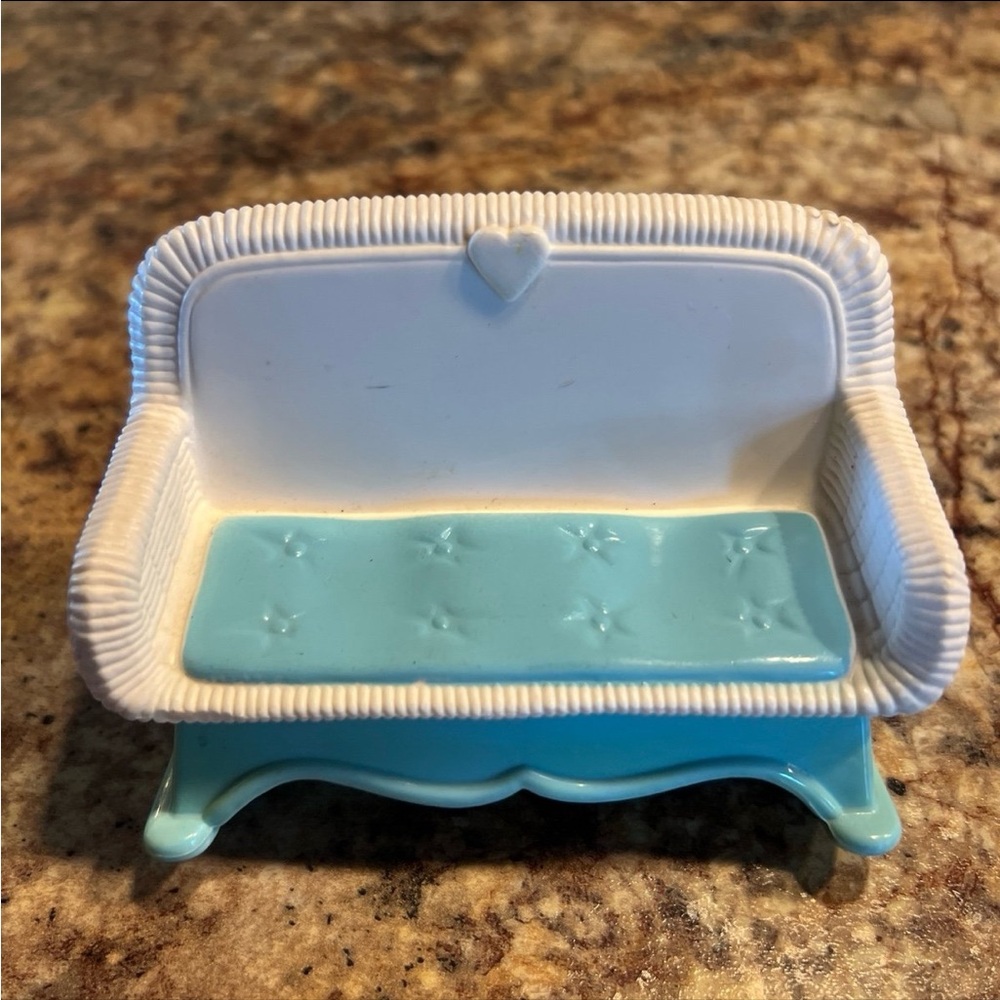 Fisher-Price living family, dollhouse, wicker chair